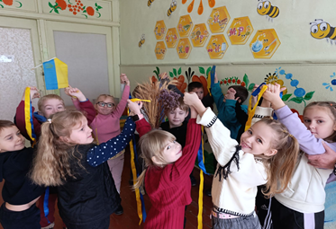 Фотоматеріал розділу «Шкільні та родинні цінності»